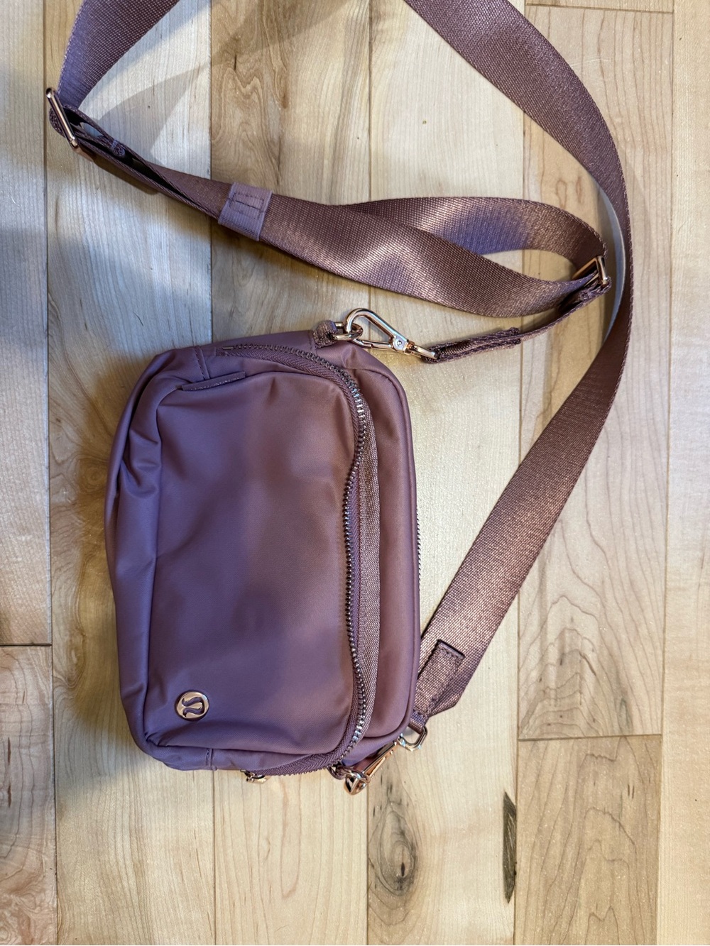 lululemon athletica Mauve Crossbody Belt Bag